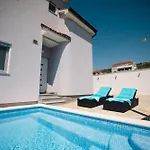 Heraklea Apartment *