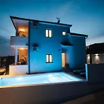 Heraklea Apartment *